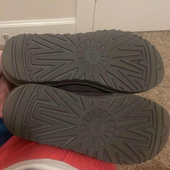 UGG Bailey Button Triplet Winter Boots Size 8 NEVER WORN - Picture 3 of 3